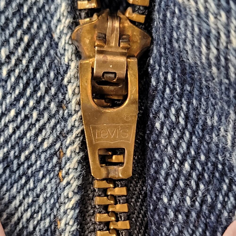 Vintage LEVIS 547 Jeans 34x25 Faded Whiskered Blue-Tab - Picture 9 of 16